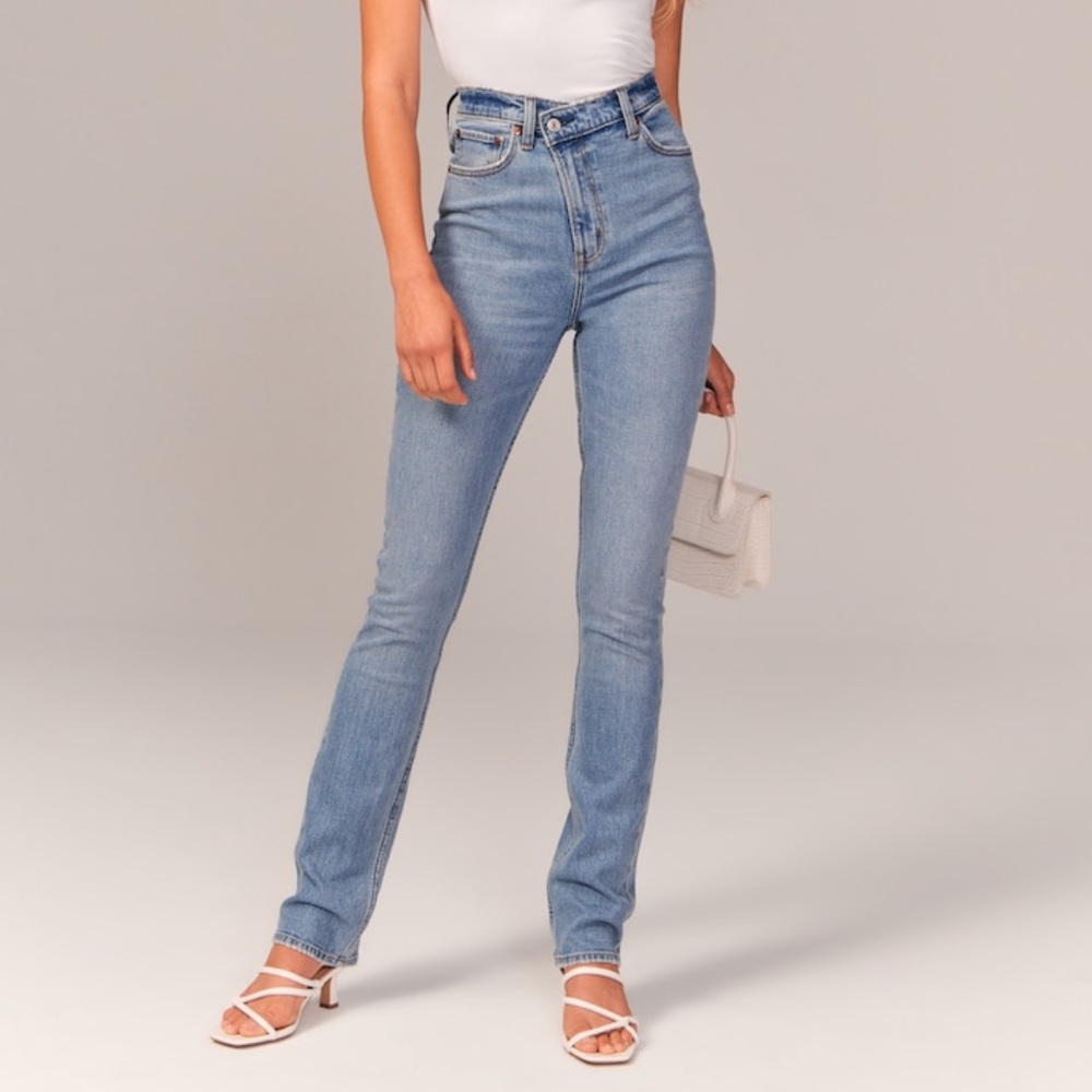 Abercrombie & Fitch | 90’s slim straight ultra high rise jeans